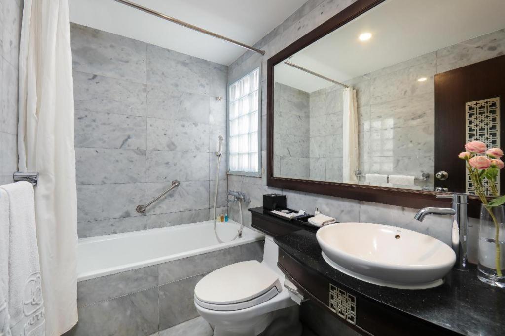 Church Boutique Hotel Hang Trong ฮานอย ภายนอก รูปภาพ