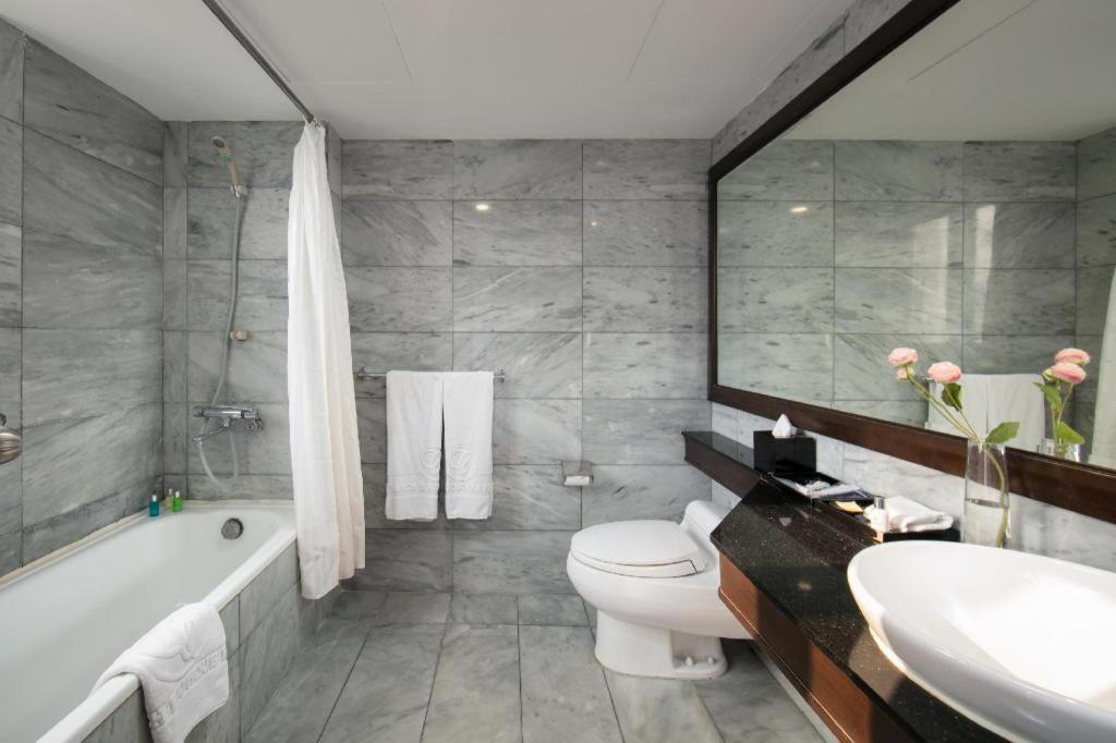 Church Boutique Hotel Hang Trong ฮานอย ภายนอก รูปภาพ