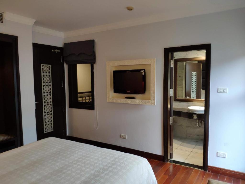 Church Boutique Hotel Hang Trong ฮานอย ภายนอก รูปภาพ