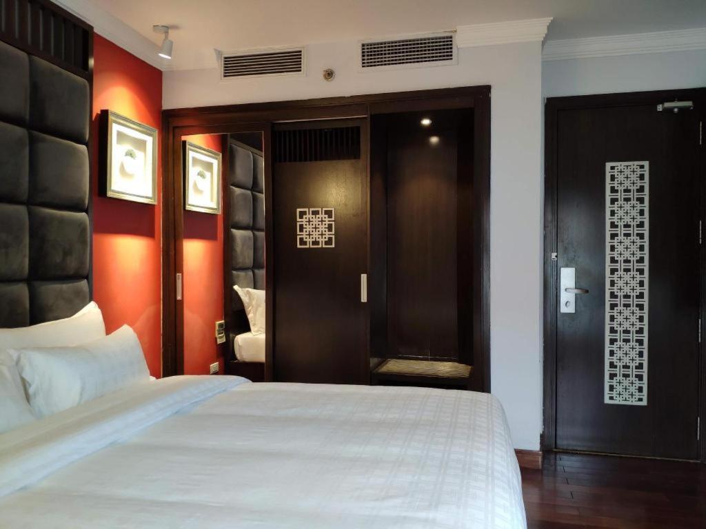 Church Boutique Hotel Hang Trong ฮานอย ภายนอก รูปภาพ