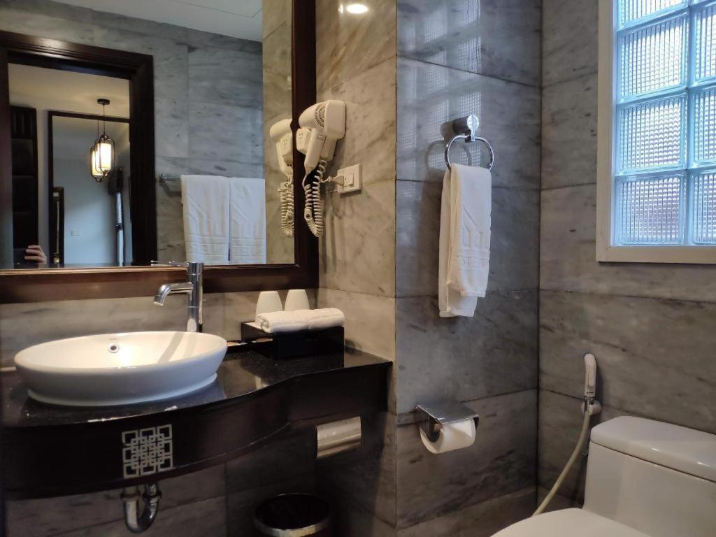 Church Boutique Hotel Hang Trong ฮานอย ภายนอก รูปภาพ